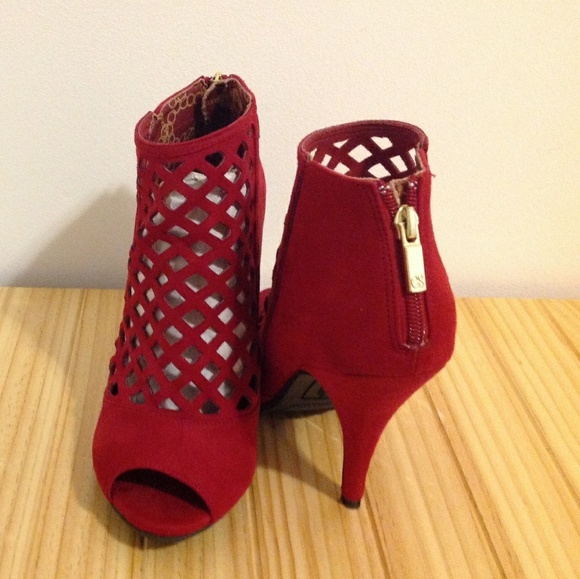 Ankle Boots - Picture 1 of 4